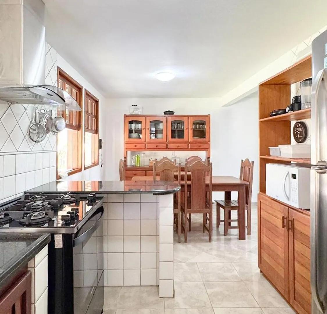 בית נופש הוילה פורטו סגורו Casa Mucuge